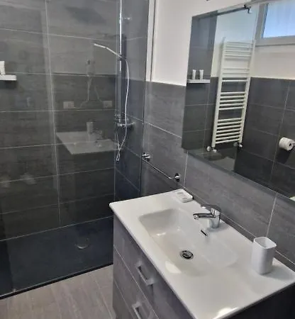 Lake House - Milano 3 דירה